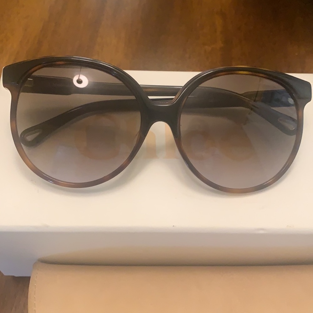 Chloe | Oversized Tortoise Round Sunglasses